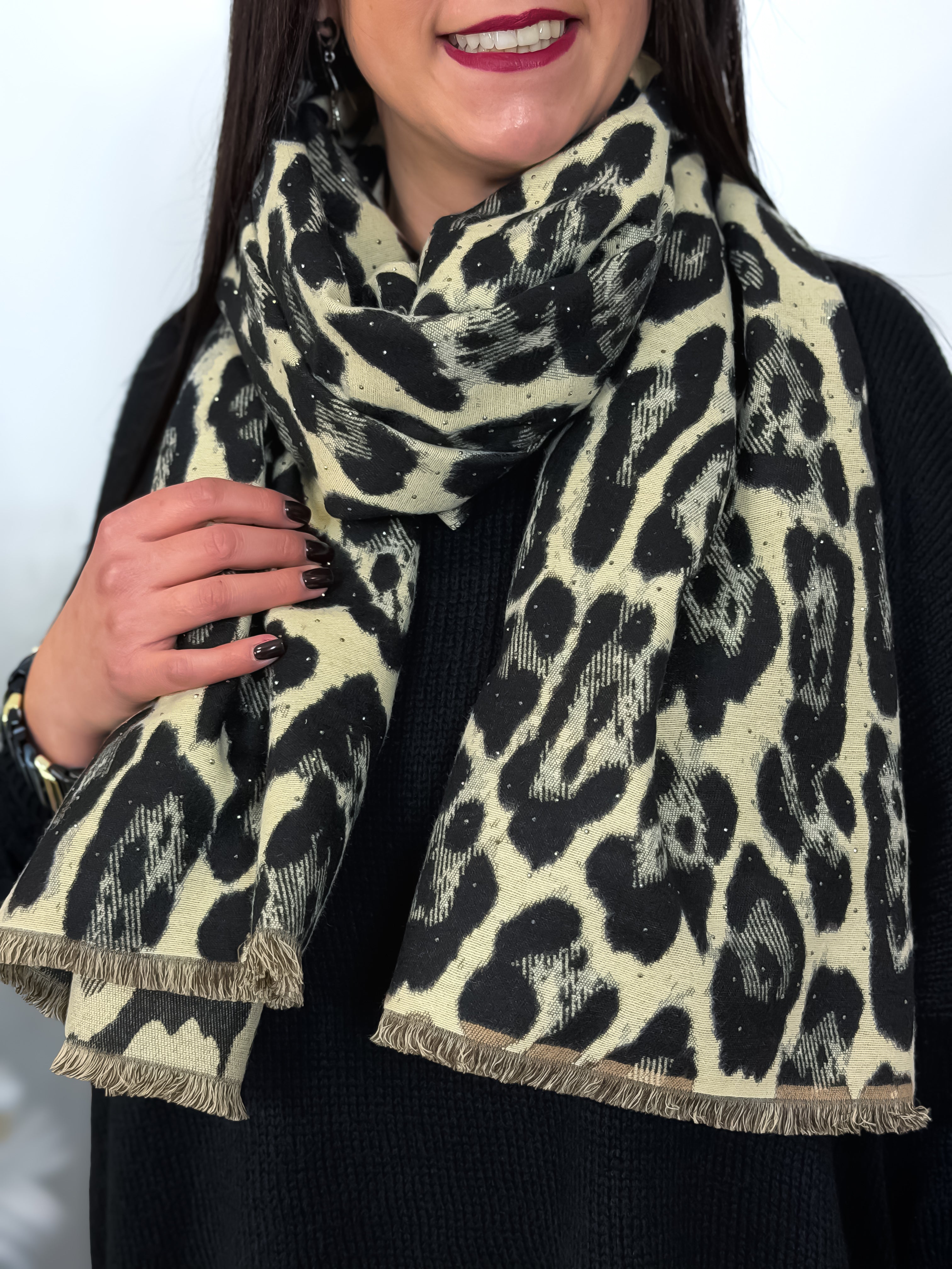 15. Écharpe - Athena léopard noir