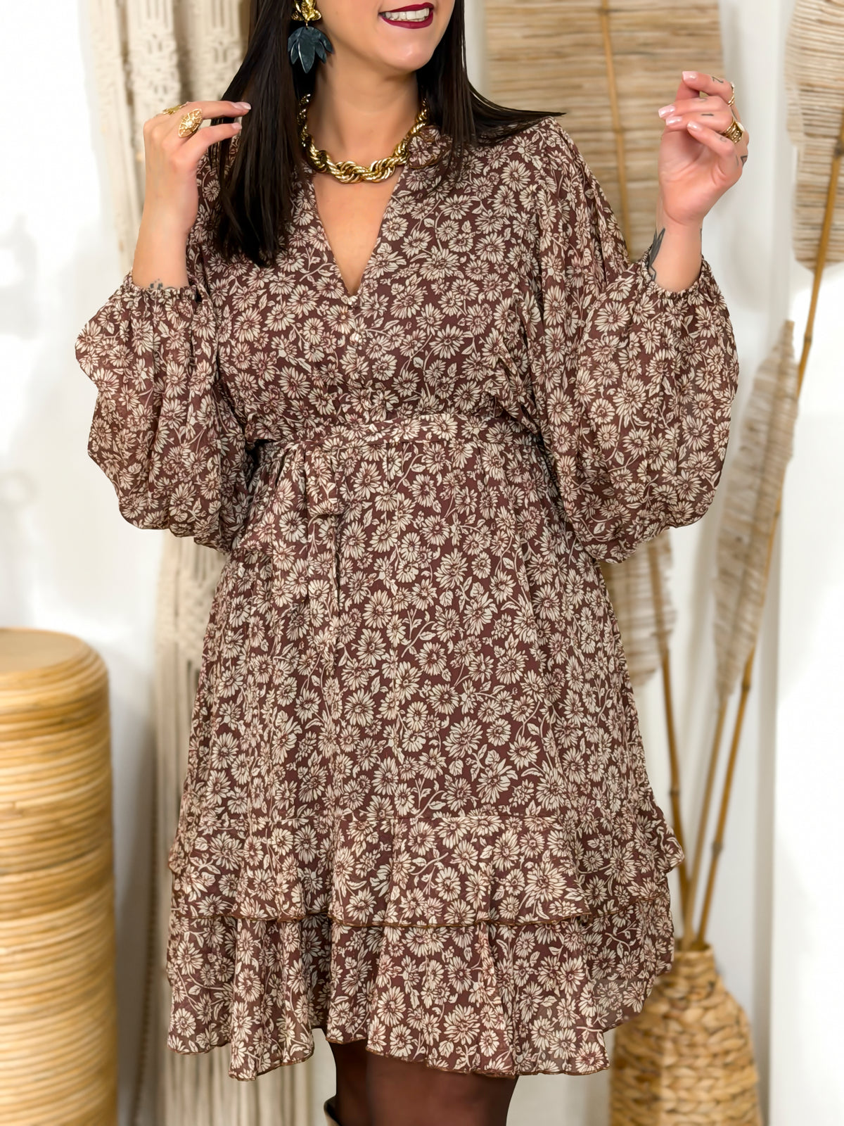 Robe courte grande taille marron fleurie – photo 2