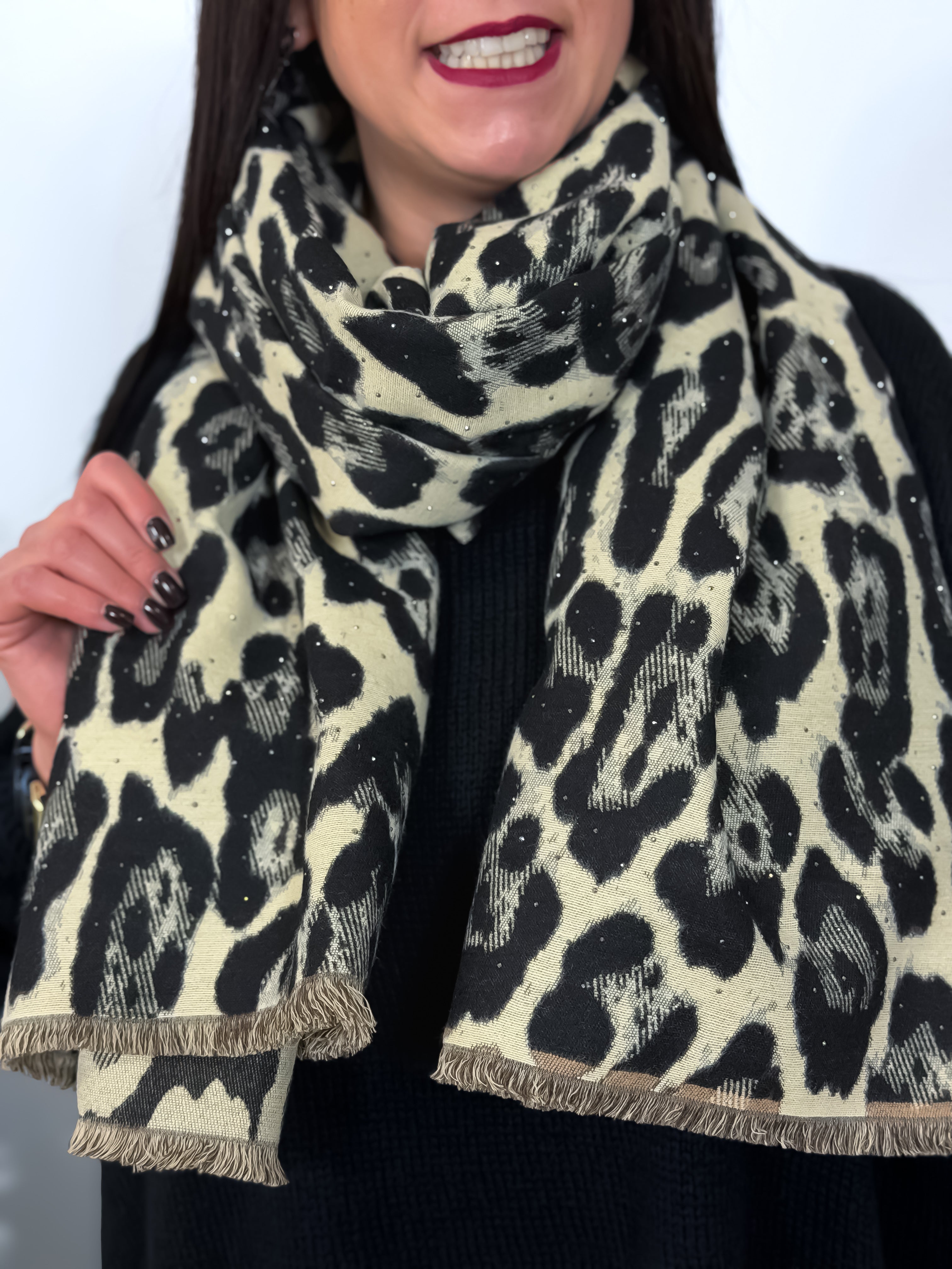 15. Écharpe - Athena léopard noir